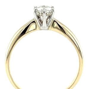 Elegancki pierścionek zaręczynowy 'Shining Devotion' z brylantem i złotem 14k, odzwierciedlający nieskończone uczucie