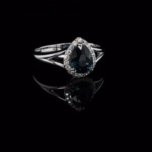 Złoty pierścionek Midnight Essence z szafirem i brylantami