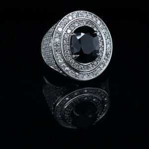 Pierścionek Midnight Sovereign ze złota próby 585 z szafirem i brylantami – jubiler Katowice