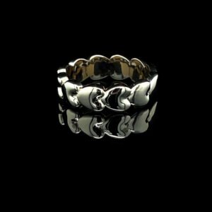 Złoty pierścionek Amare Loop z motywem połączonych serc