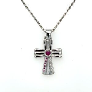 Zawieszka Divine Ruby Cross z rubinem i brylantami